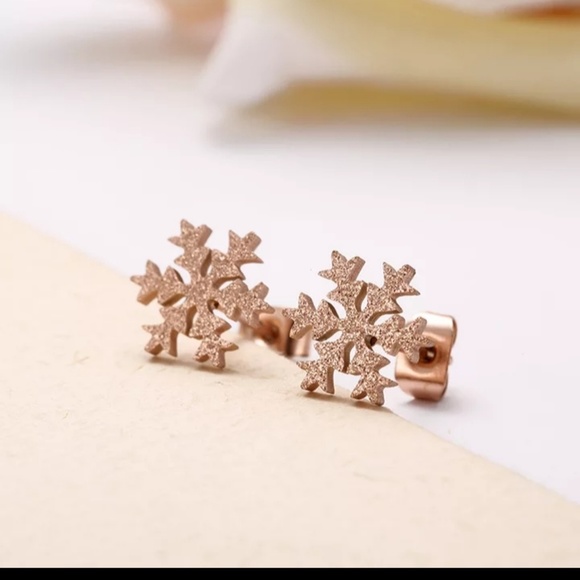Rose gold stainless steel snowflake earrings. - Picture 4 of 8